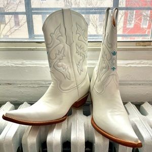 White cowboy boots, size 10, brand Jar Boots